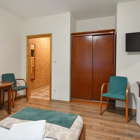 Lesny Osrodek Szkoleniowy W Puszczykowie Resort