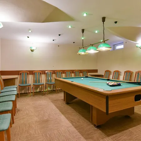 Lesny Osrodek Szkoleniowy W Puszczykowie