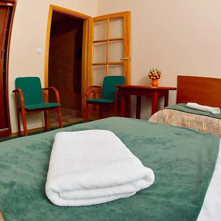 Lesny Osrodek Szkoleniowy W Puszczykowie Resort *