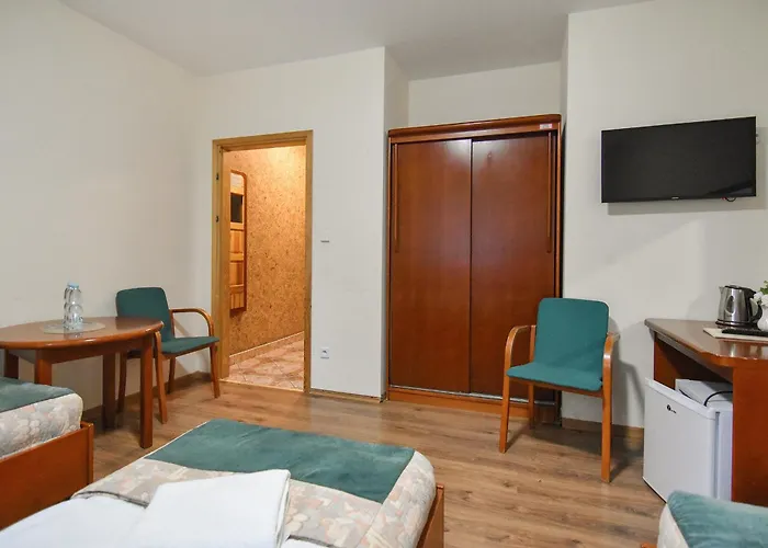 Lesny Osrodek Szkoleniowy W Puszczykowie Resort