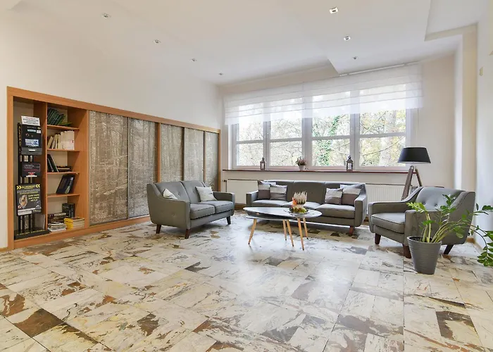 Lesny Osrodek Szkoleniowy W Puszczykowie *