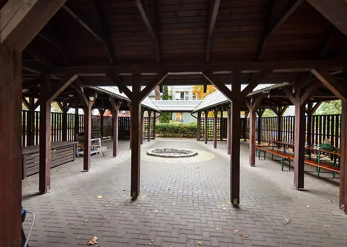 Lesny Osrodek Szkoleniowy W Puszczykowie Resort *