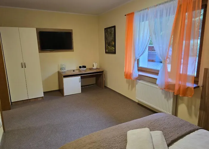 Lesny Osrodek Szkoleniowy W Puszczykowie * Puszczykowo