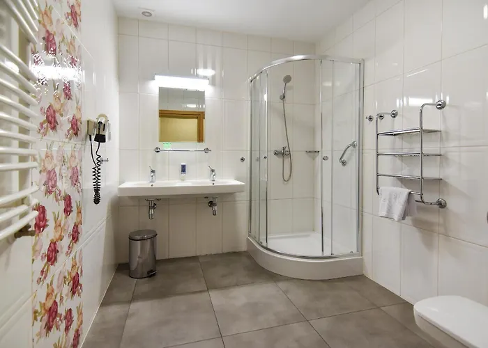 Lesny Osrodek Szkoleniowy W Puszczykowie Resort