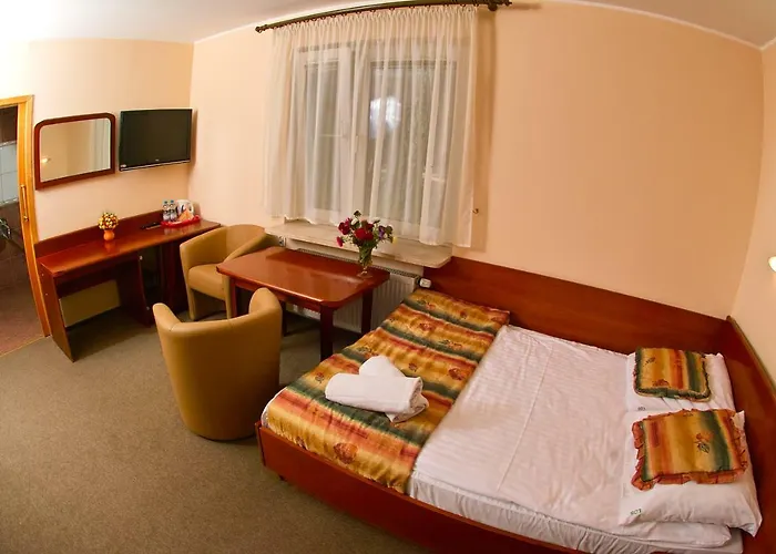 Lesny Osrodek Szkoleniowy W Puszczykowie