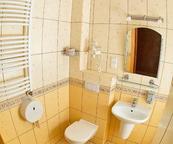 Lesny Osrodek Szkoleniowy W Puszczykowie Resort *