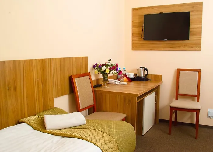 Lesny Osrodek Szkoleniowy W Puszczykowie Resort *