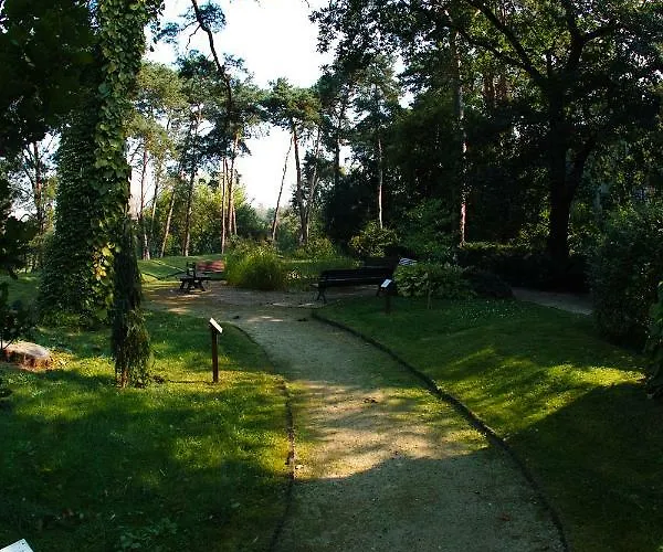 Lesny Osrodek Szkoleniowy W Puszczykowie *