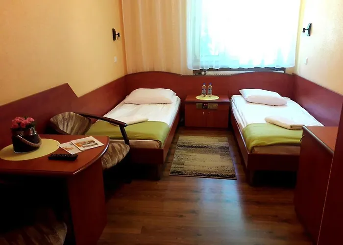 Lesny Osrodek Szkoleniowy W Puszczykowie *