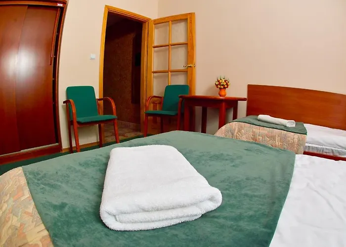 Lesny Osrodek Szkoleniowy W Puszczykowie Resort *