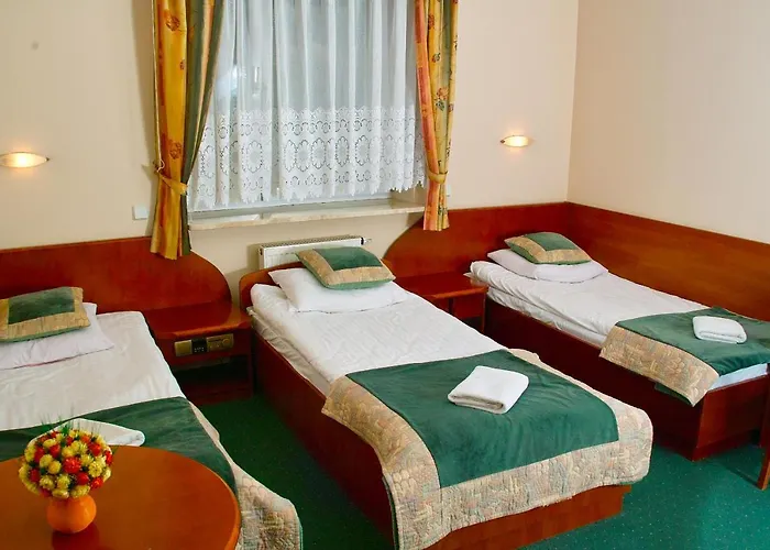 Lesny Osrodek Szkoleniowy W Puszczykowie Resort Puszczykowo